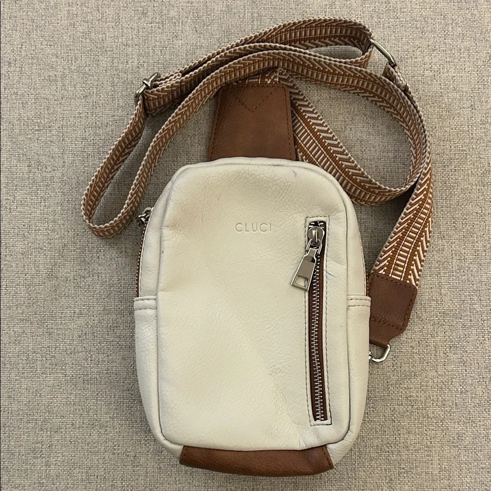 CLUCI Small Sling Vegan Leather Crossbody